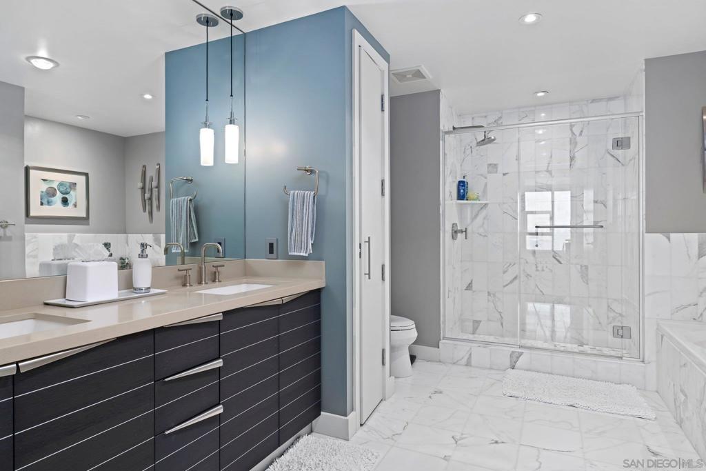 1325 Pacific Hwy 3301