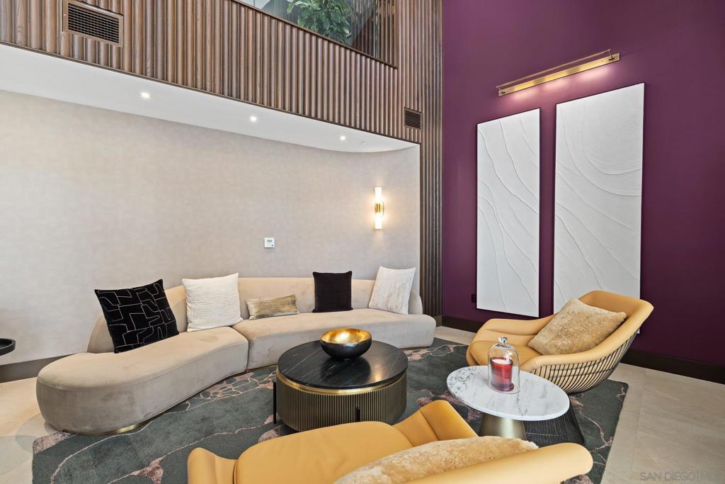 1325 Pacific Hwy 3301