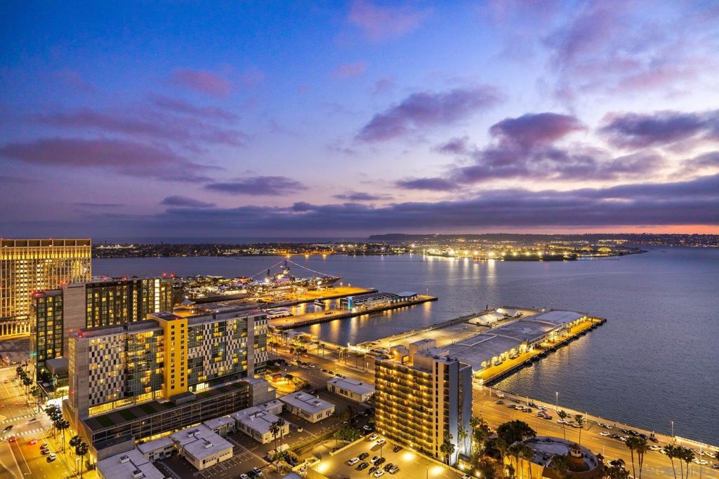 1325 Pacific Hwy 3301