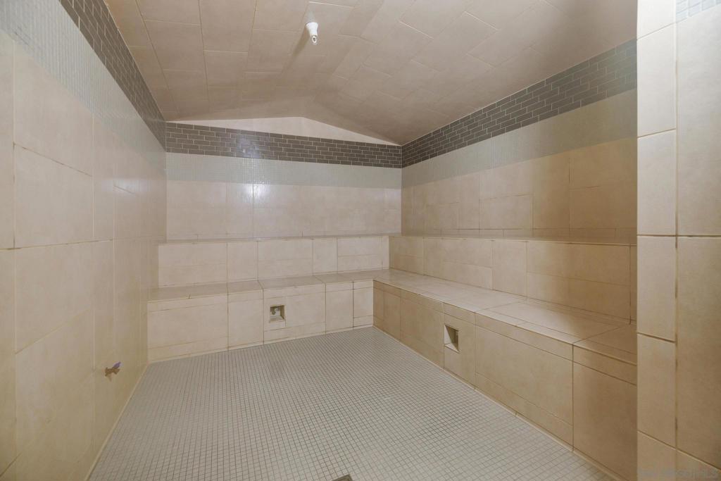 1325 Pacific Hwy 3301