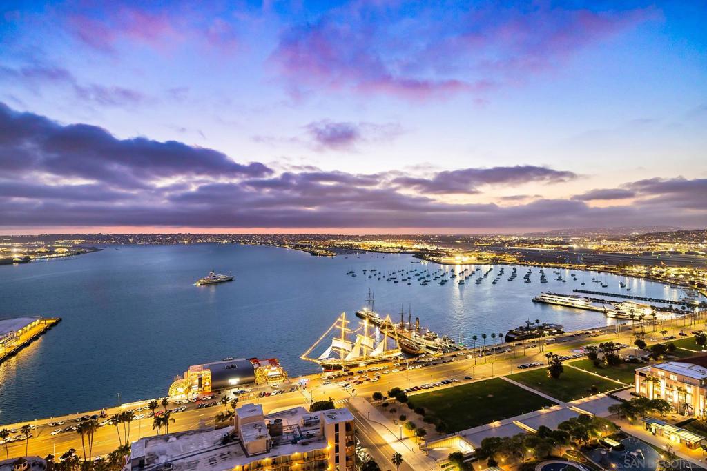 1325 Pacific Hwy 3301