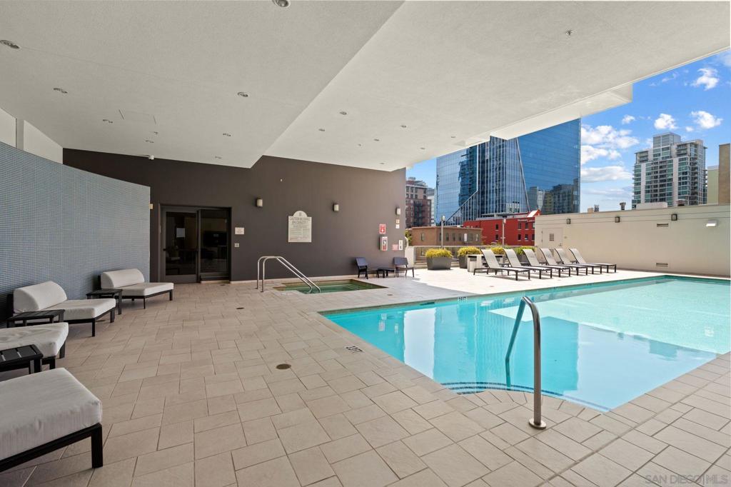 575 6th Ave 1805