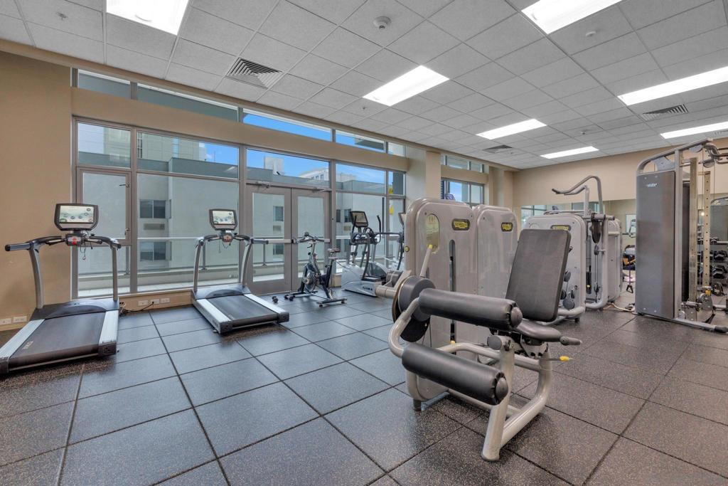 575 6th Ave 1805