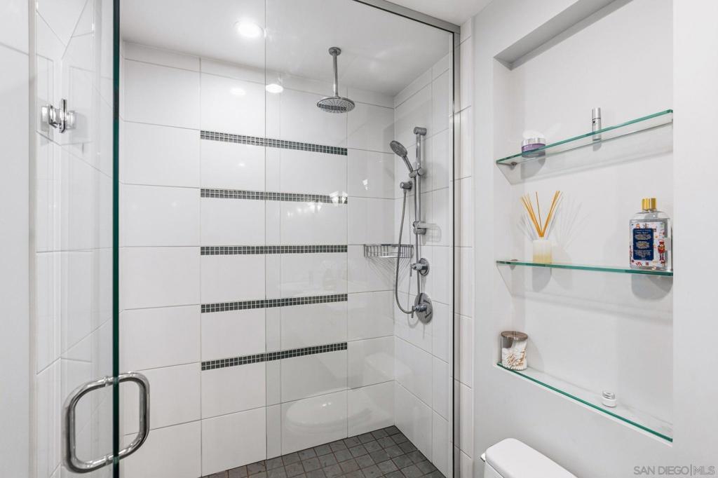 575 6th Ave 1805