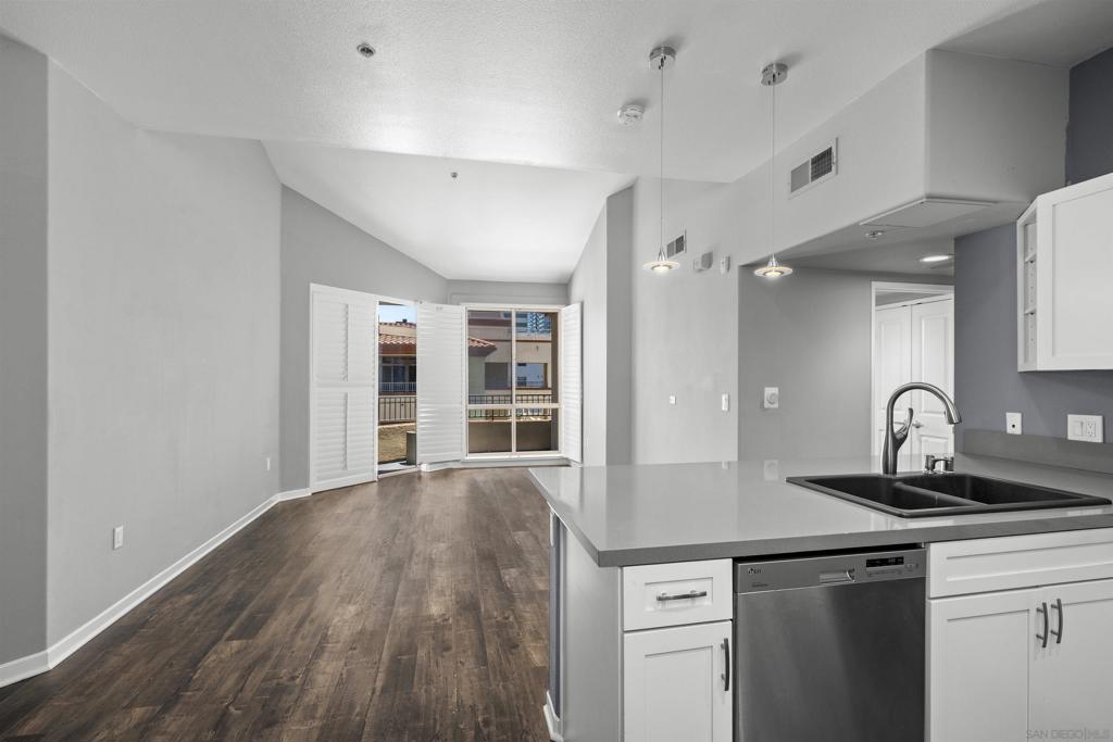 1501 Front St 633