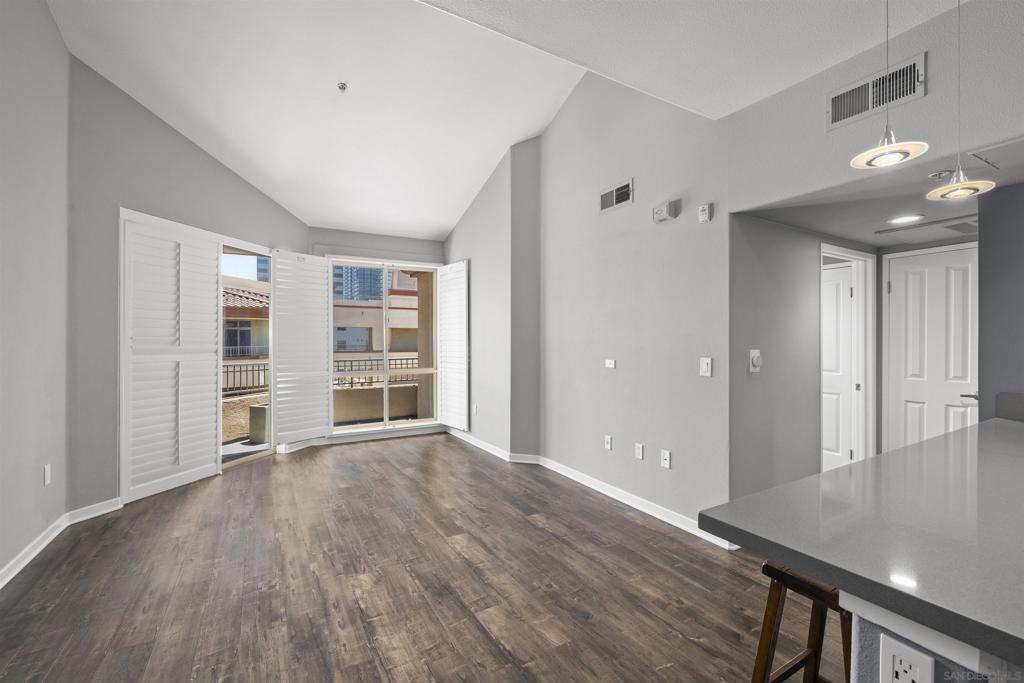 1501 Front St 633