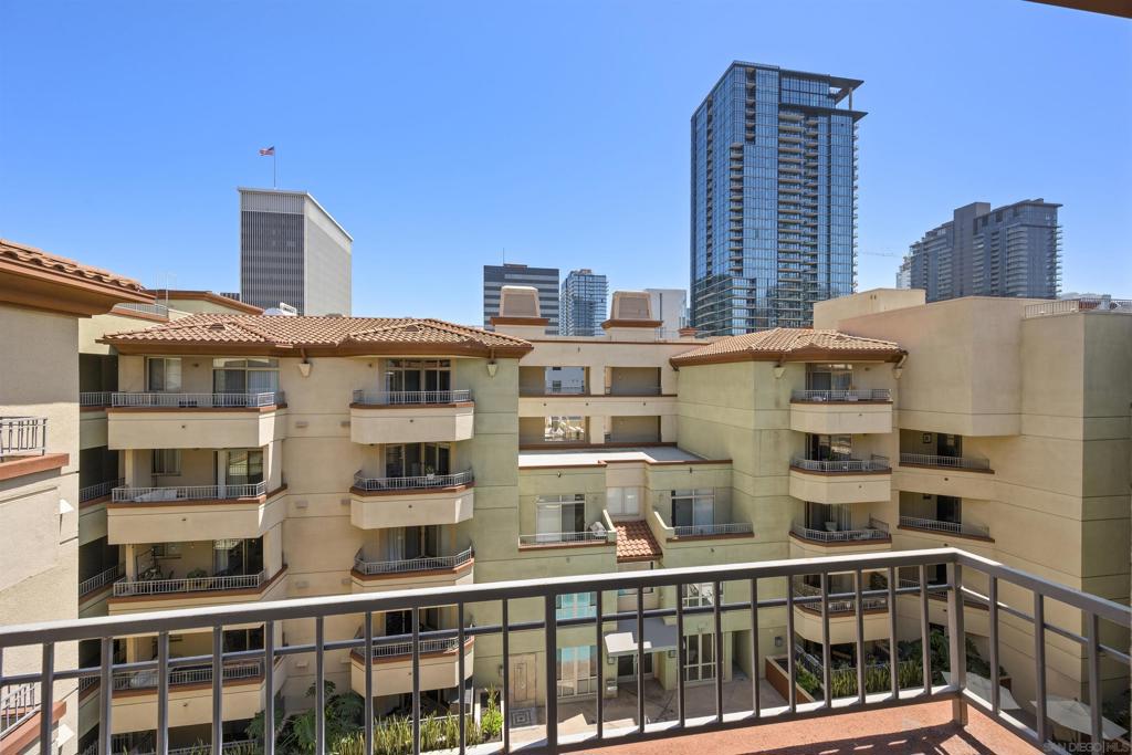 1501 Front St 633