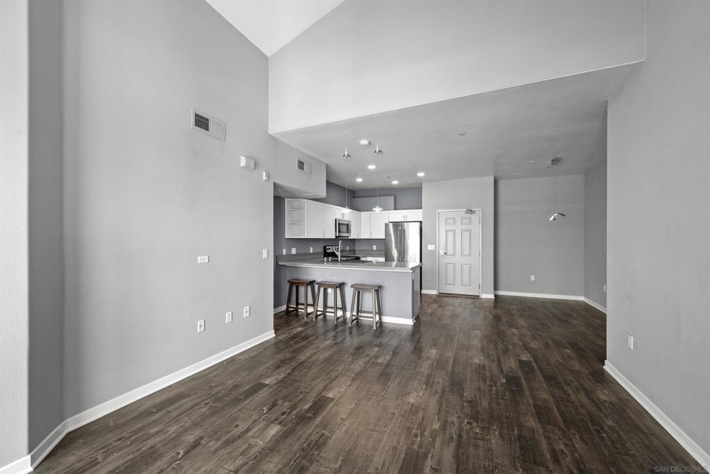 1501 Front St 633
