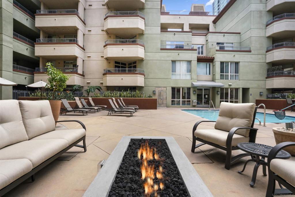 1501 Front St 633