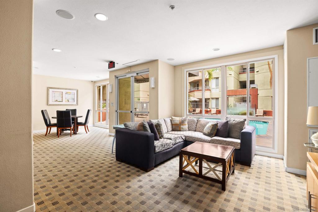 1501 Front St 633