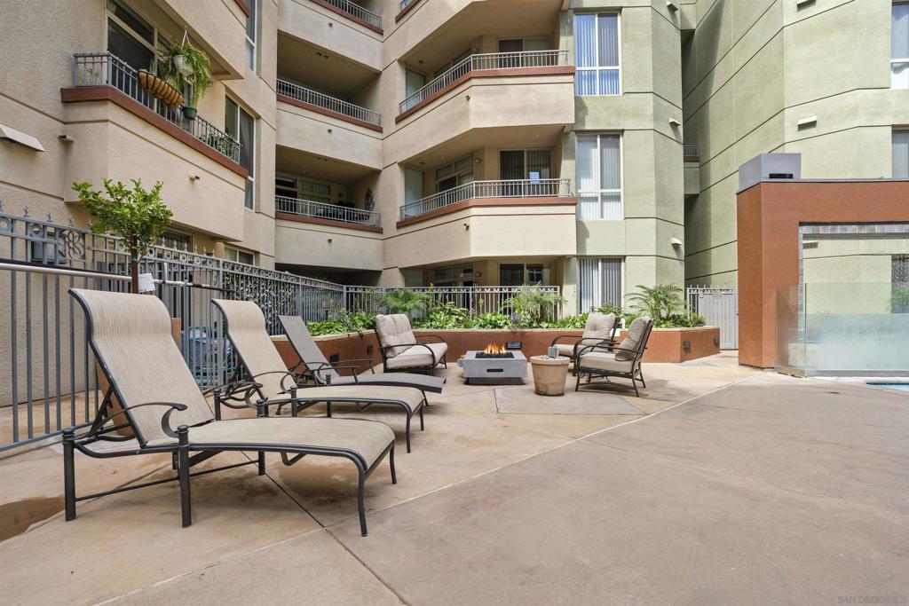 1501 Front St 633