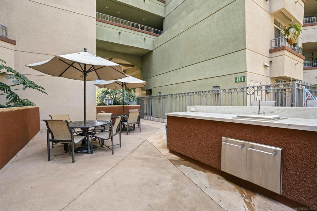 1501 Front St 633