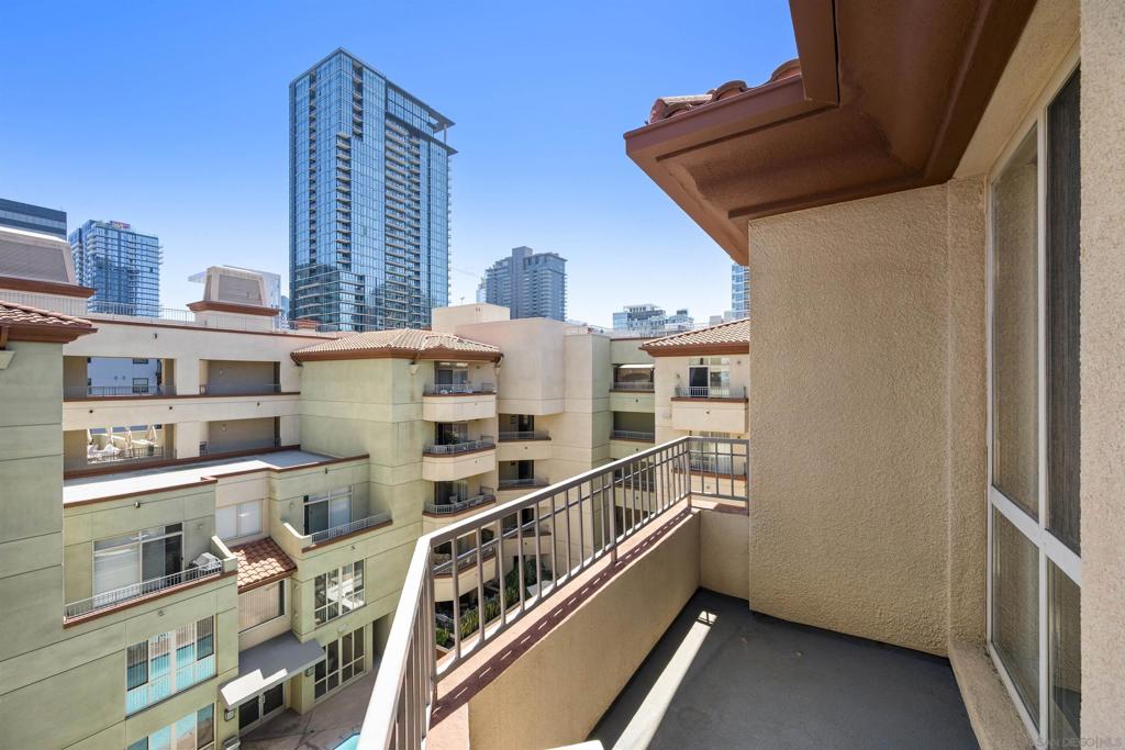 1501 Front St 633