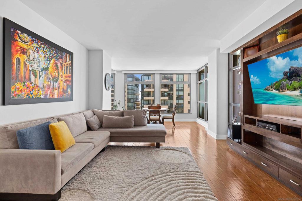 645 Front St 2008
