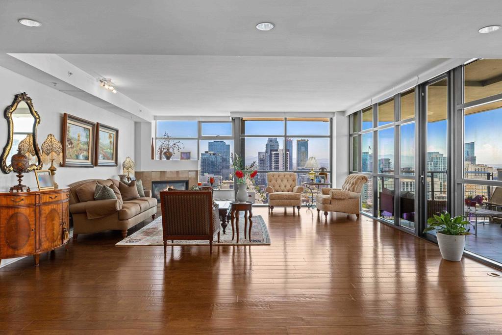 645 Front St 2008