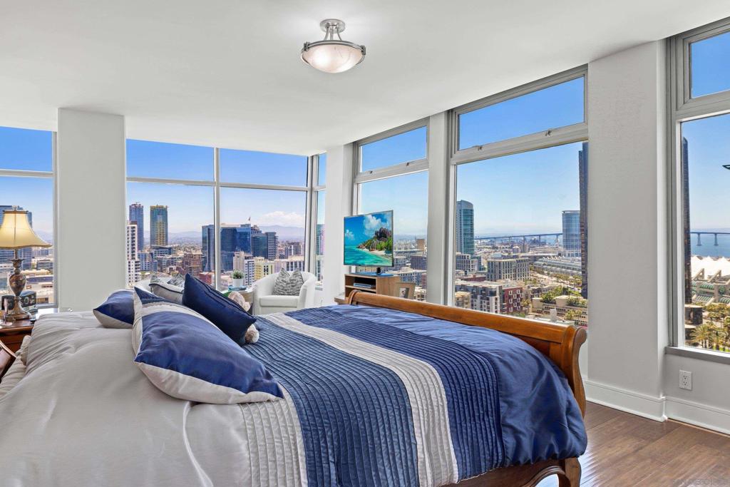 645 Front St 2008