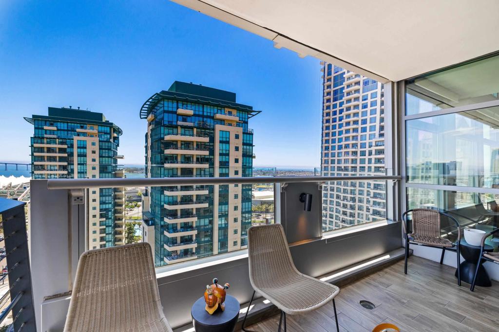 645 Front St 2008