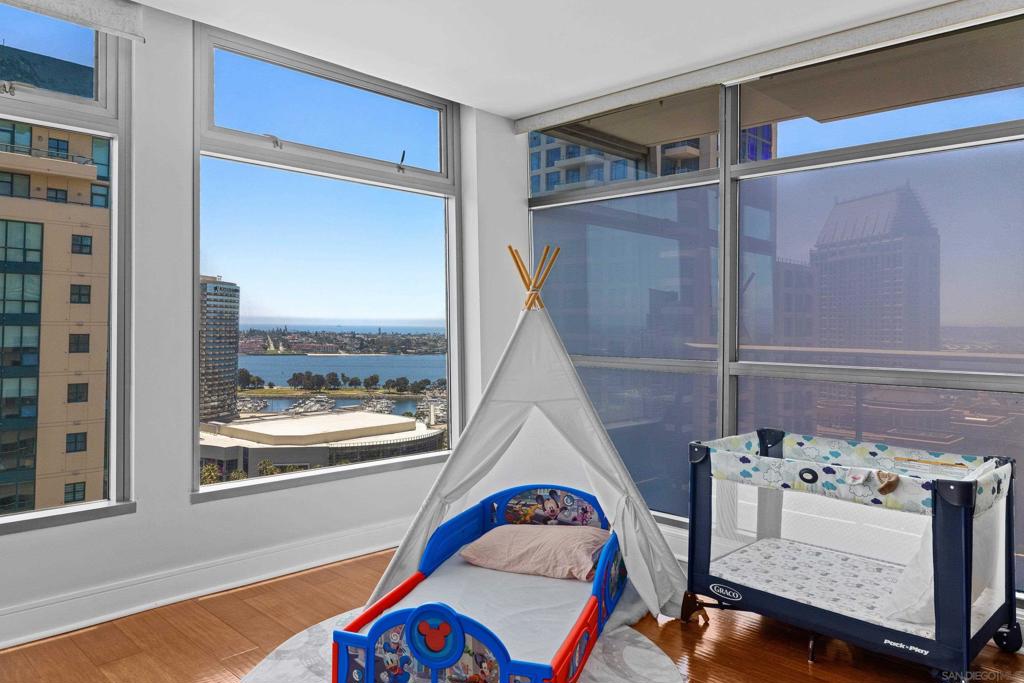 645 Front St 2008