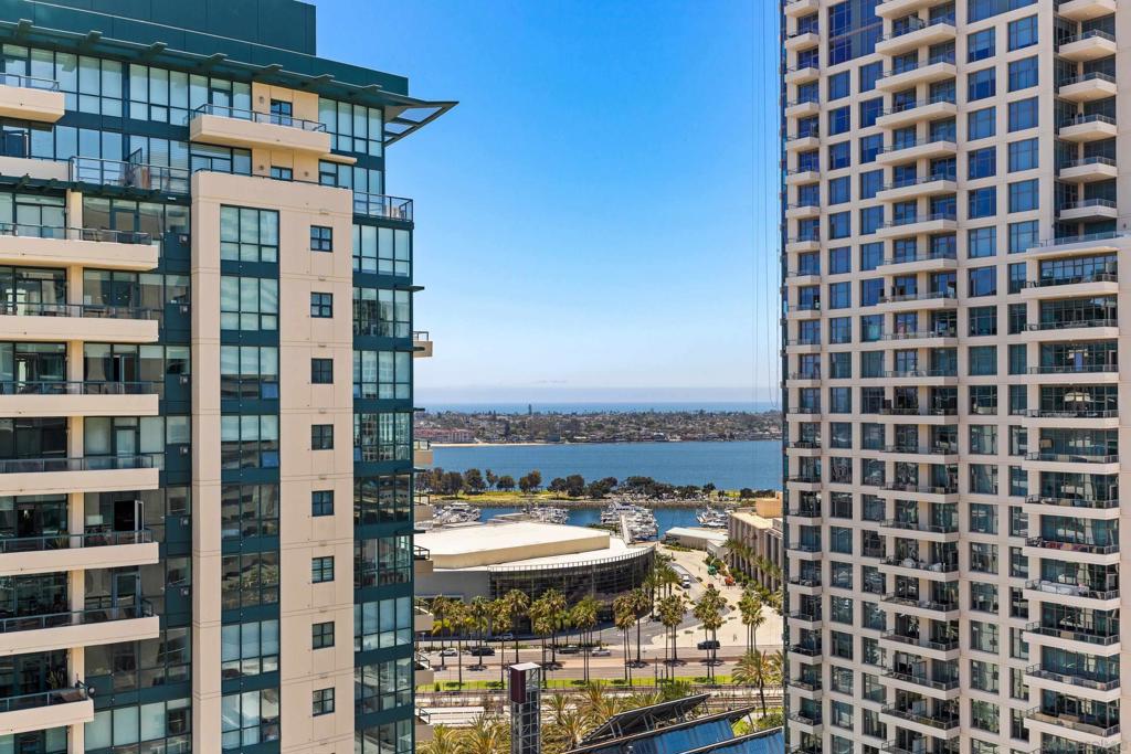 645 Front St 2008