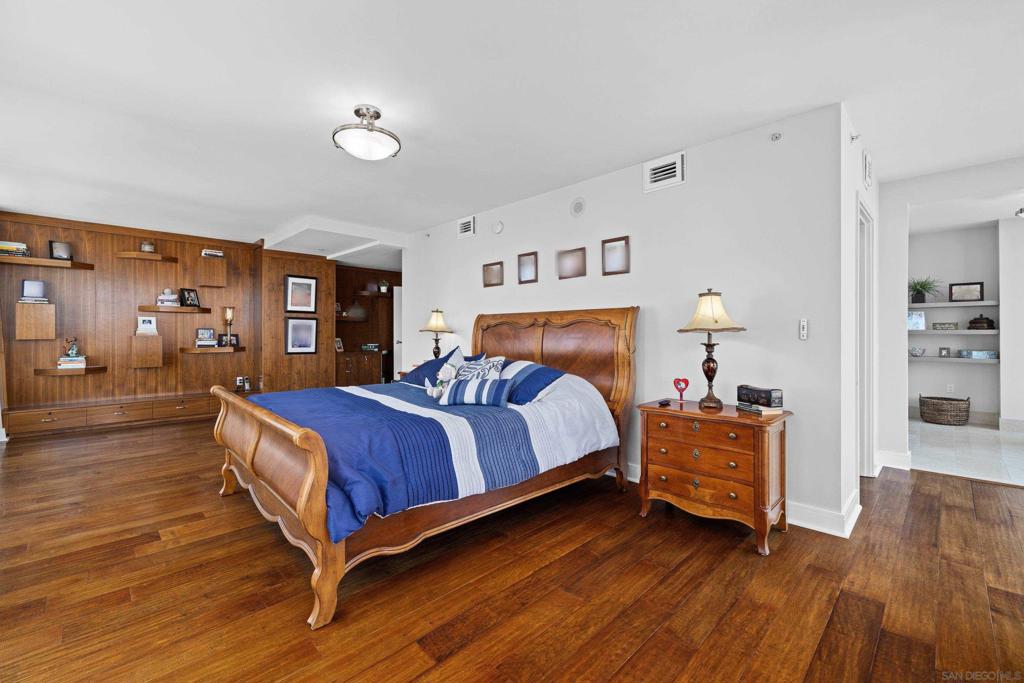 645 Front St 2008