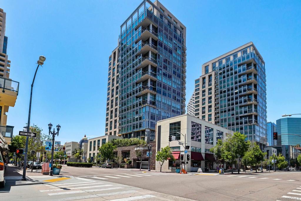 645 Front St 2008