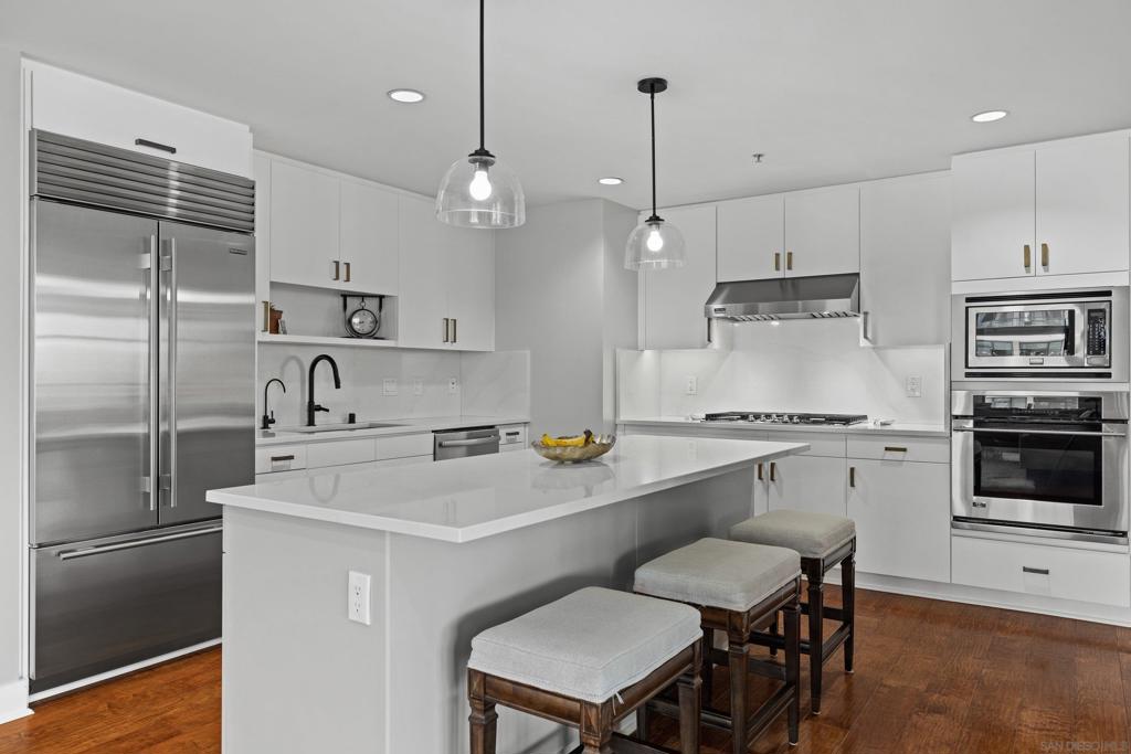 645 Front St 2008