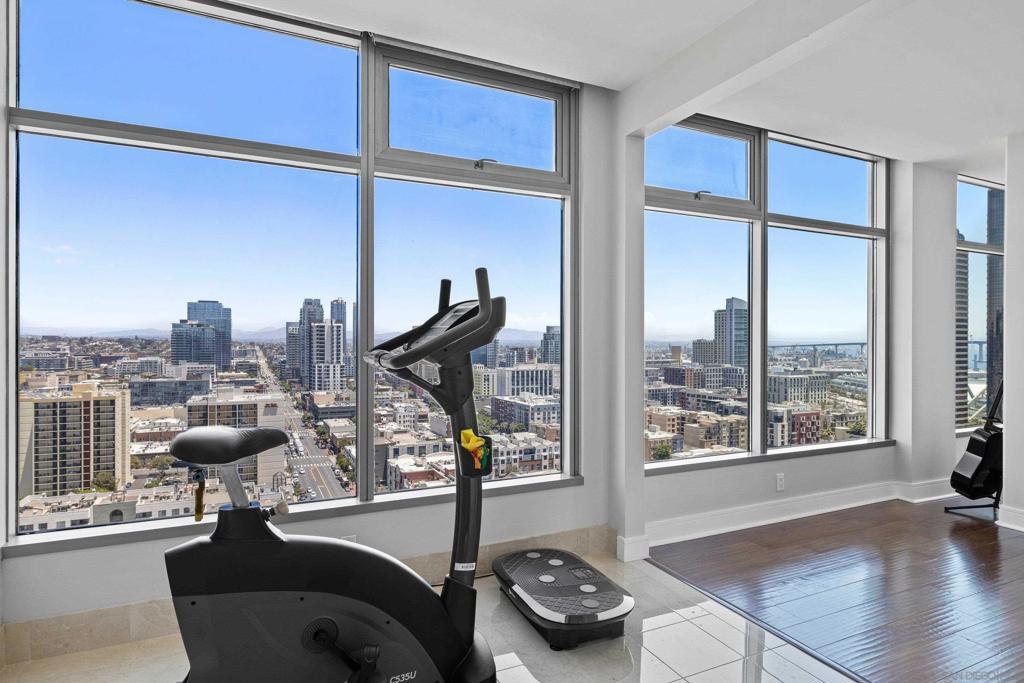 645 Front St 2008