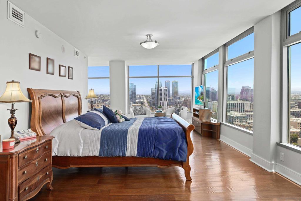 645 Front St 2008