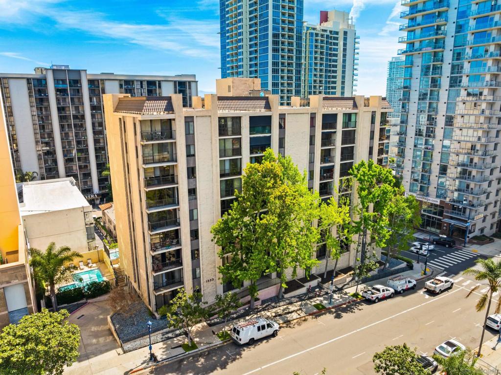 1333 8th Ave 705