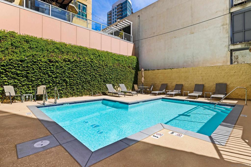 1333 8th Ave 705