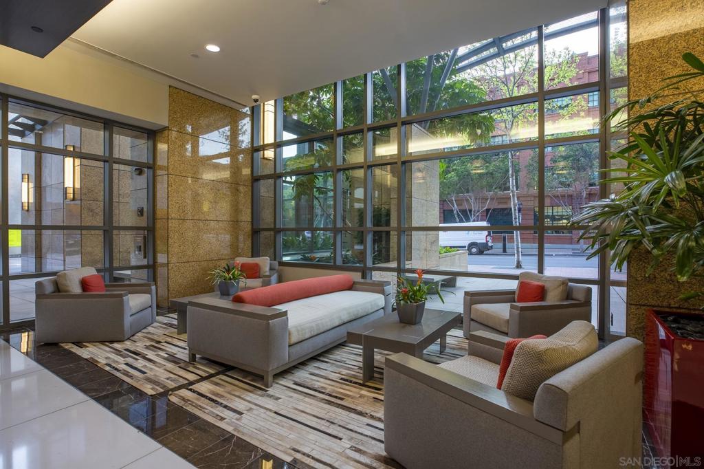 550 Front St 907