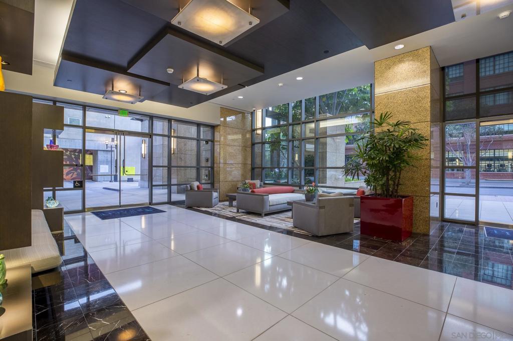 550 Front St 907