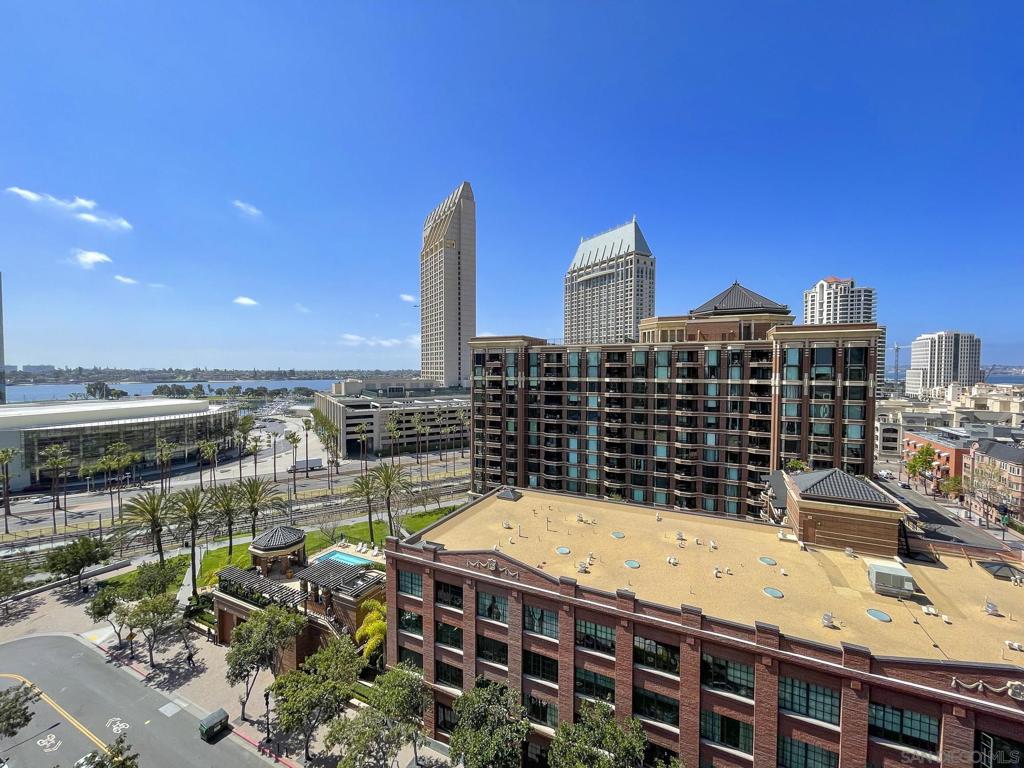 550 Front St 907
