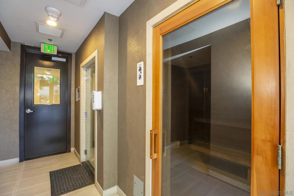 550 Front St 907