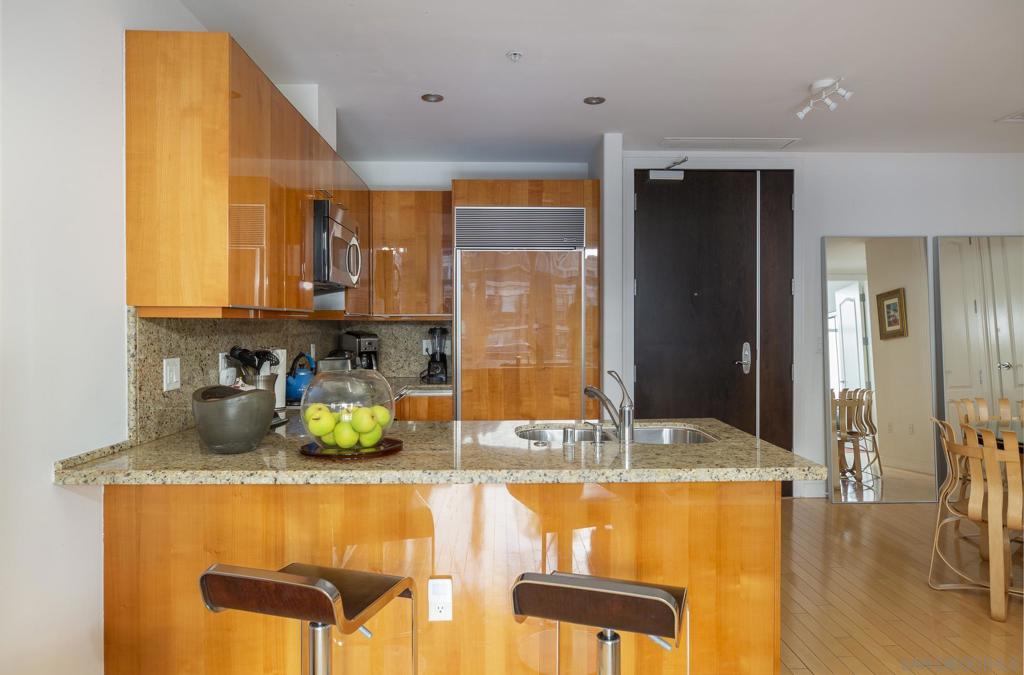 550 Front St 907