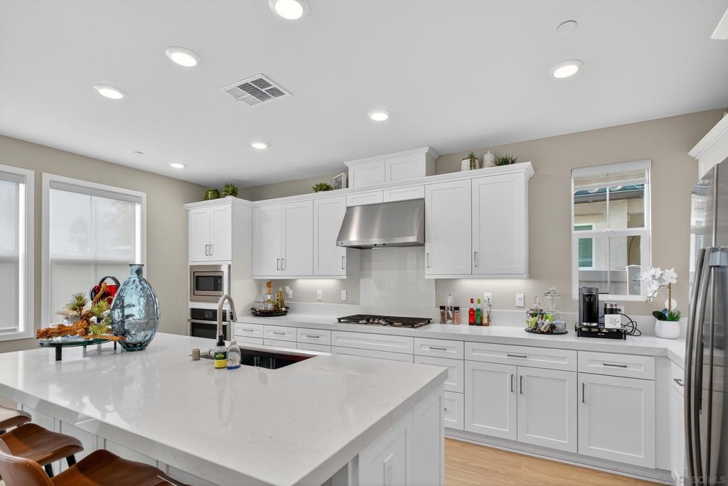 1733 Artemisia Ct