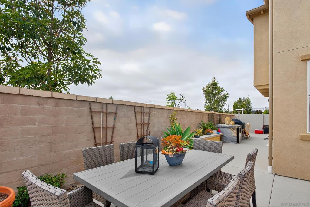 1733 Artemisia Ct