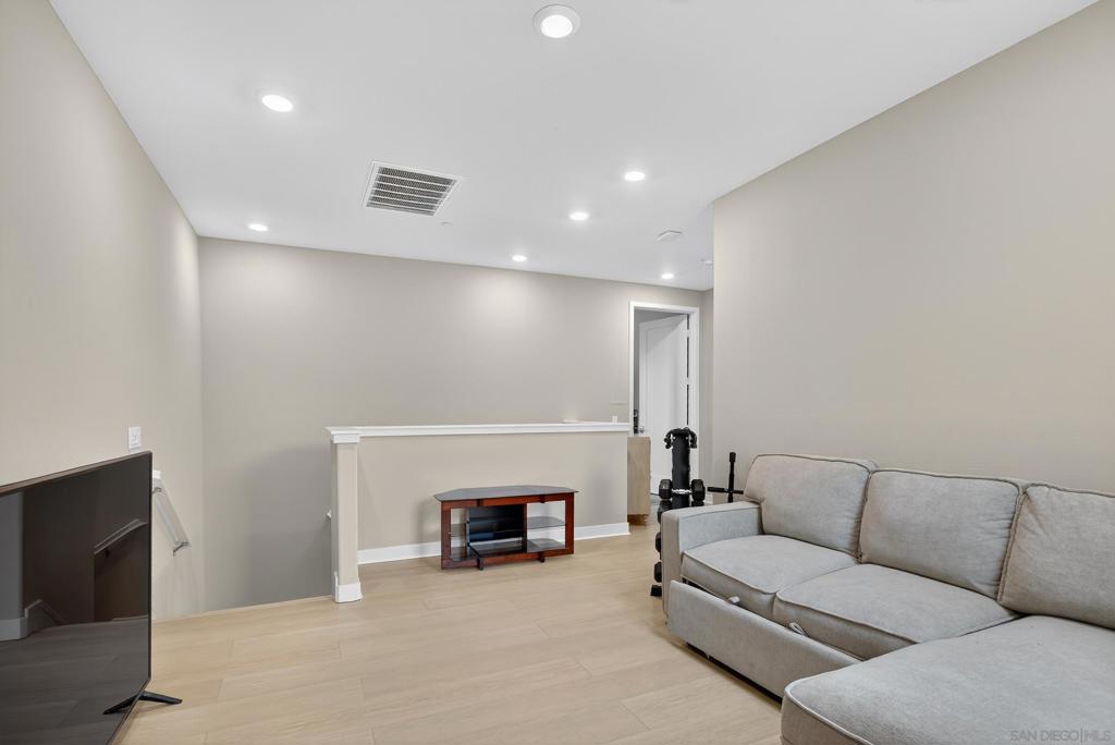 1733 Artemisia Ct