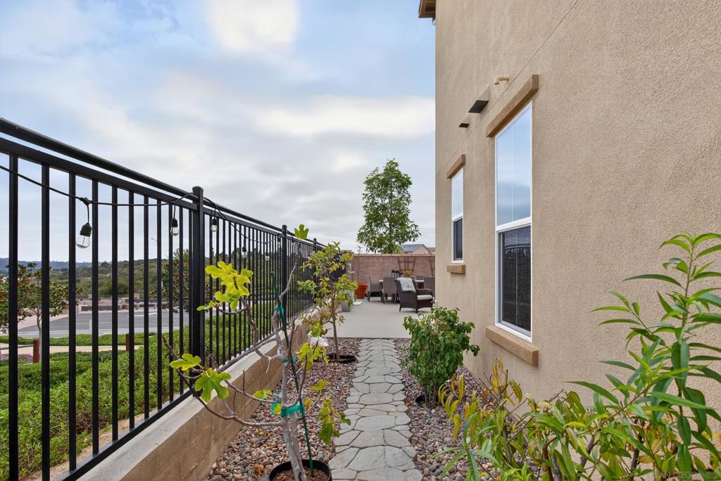 1733 Artemisia Ct