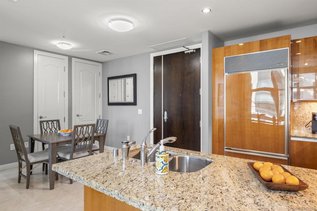 550 Front St 302