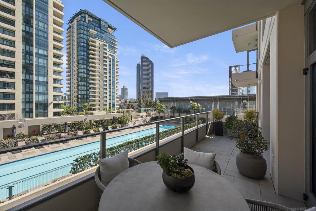 550 Front St 302