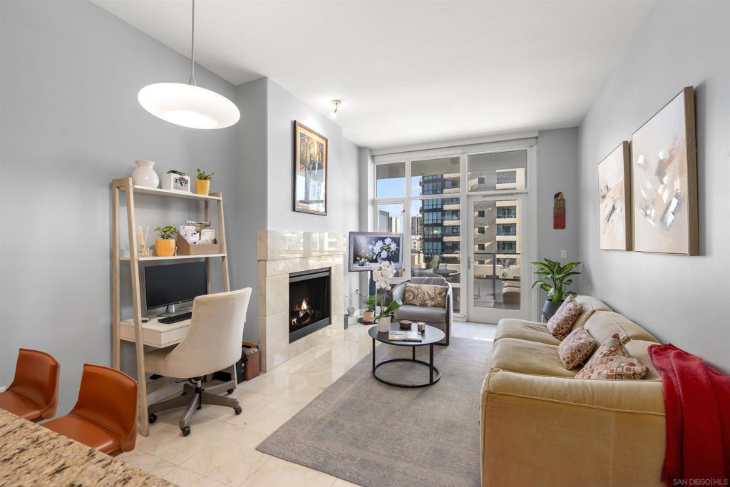 550 Front St 302