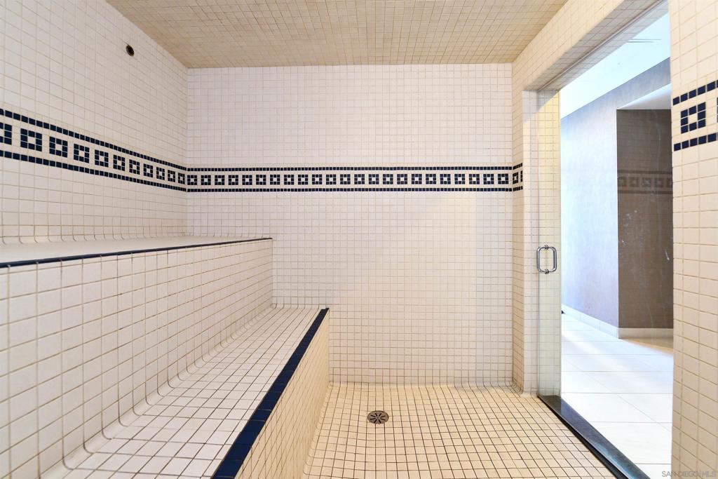 550 Front St 302