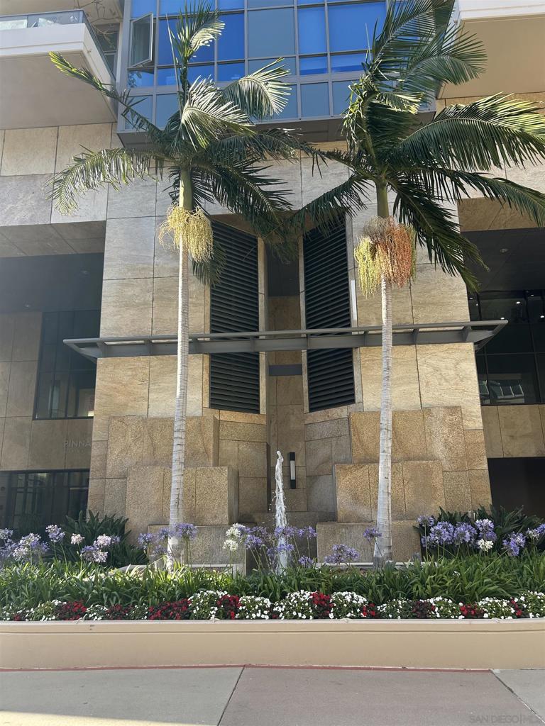 550 Front St 302