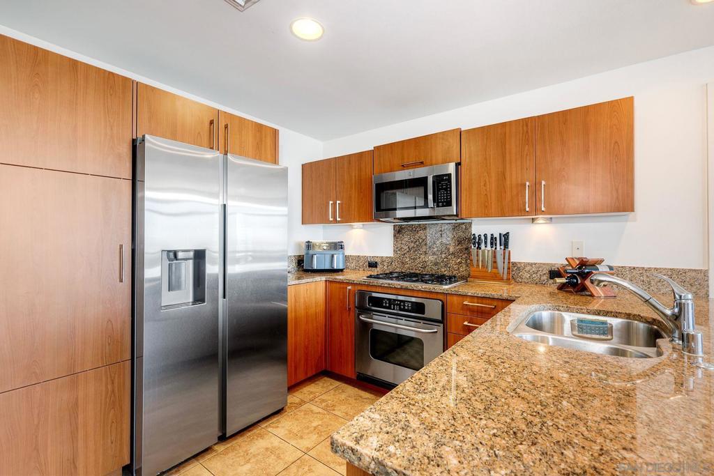 800 The Mark Ln 1807