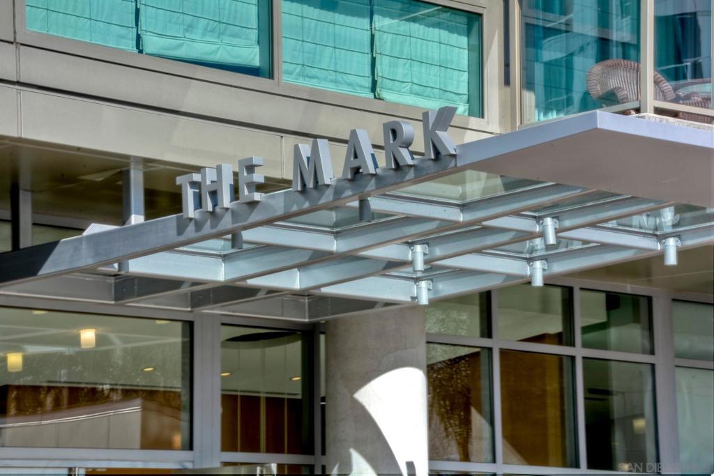 800 The Mark Ln 1807