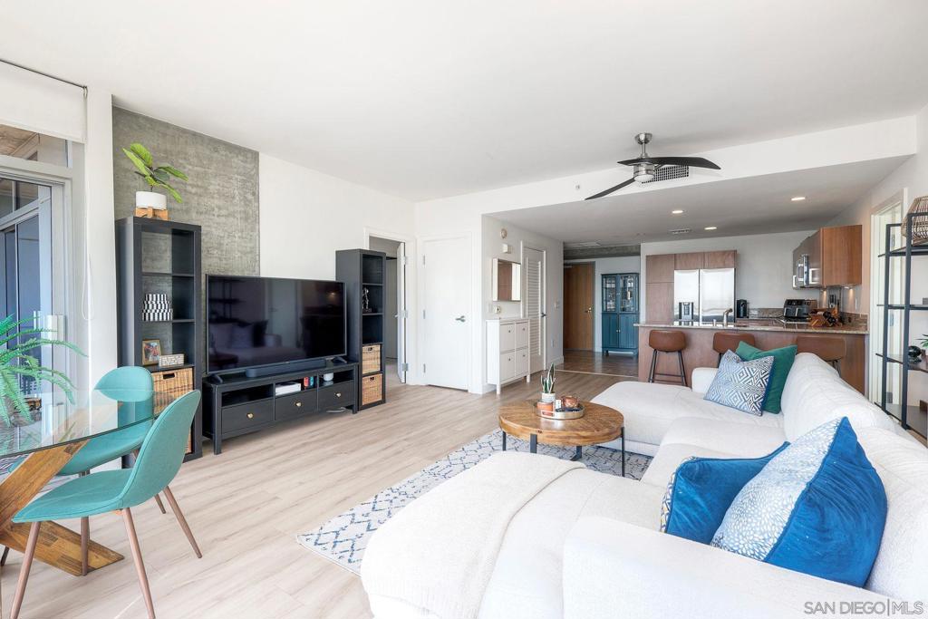 800 The Mark Ln 1807