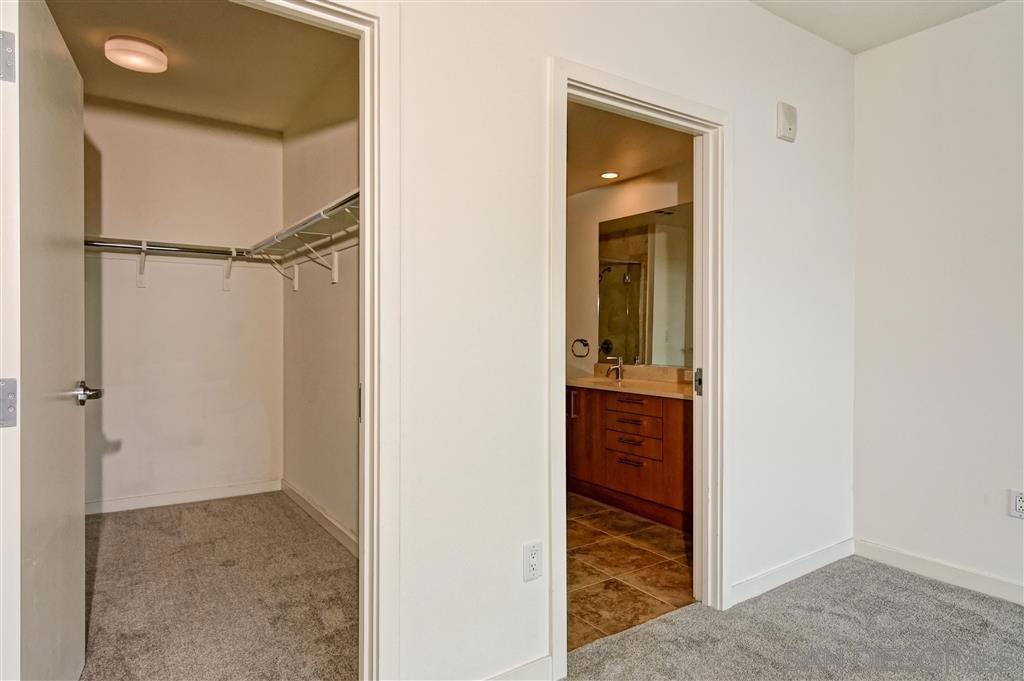 800 The Mark Ln 1807