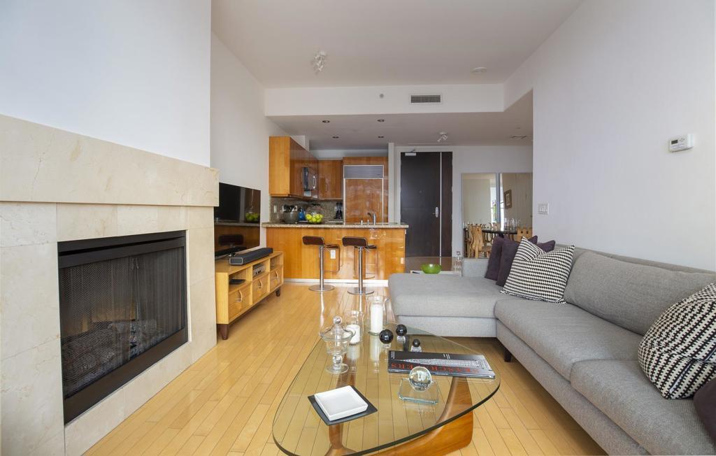 550 Front St 907