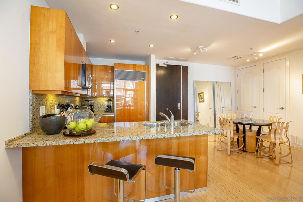 550 Front St 907